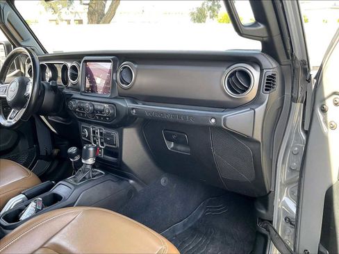 Used 2021 Jeep Wrangler Unlimited Rubicon AWD/4WD image 16