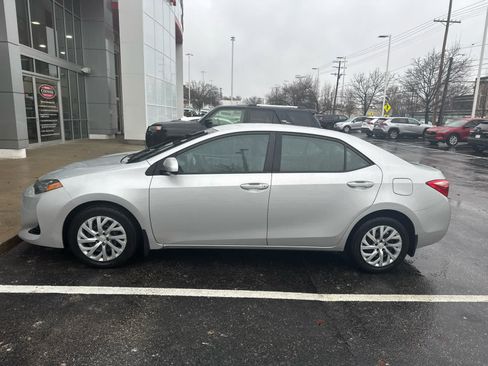 Used 2018 Toyota Corolla LE image 8