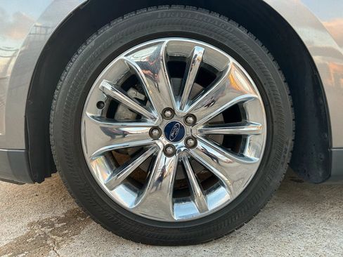 Used 2011 Ford Taurus Limited image 24