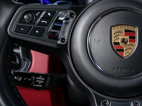 Certified 2022 Porsche Cayenne Turbo image 8