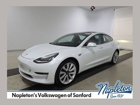 Used 2019 Tesla Model 3 Standard Range Plus image 1