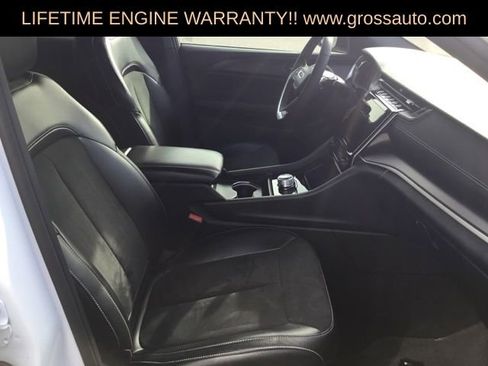 Used 2025 Jeep Grand Cherokee Altitude AWD/4WD image 20
