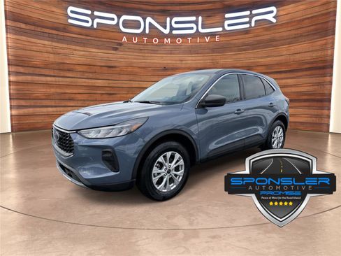 Used 2024 Ford Escape Active image 1