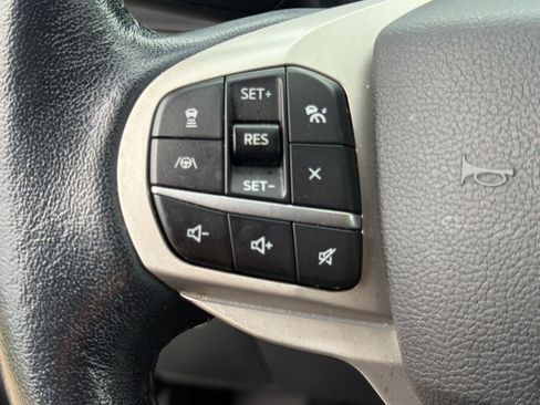 Used 2021 Ford Explorer Limited w/ Equipment Group 301A AWD/4WD image 16