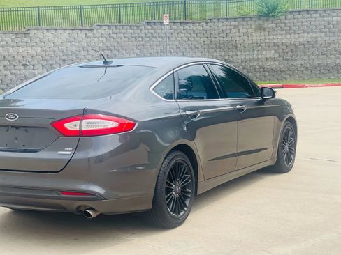 Used 2015 Ford Fusion SE w/ Equipment Group 202A image 7