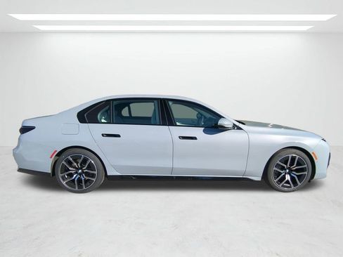 New 2026 BMW 740i image 3