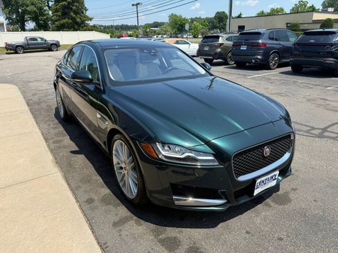 Used 2016 Jaguar XF Prestige AWD/4WD image 11