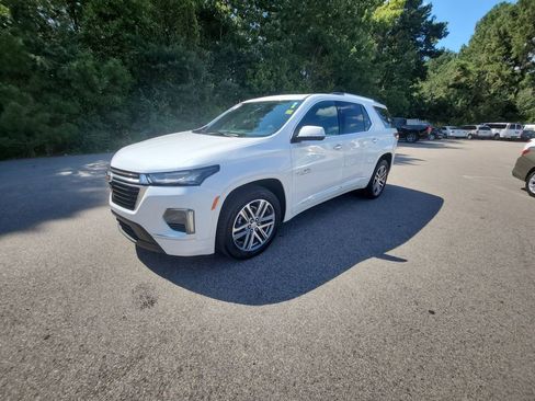 Certified 2023 Chevrolet Traverse High Country image 1