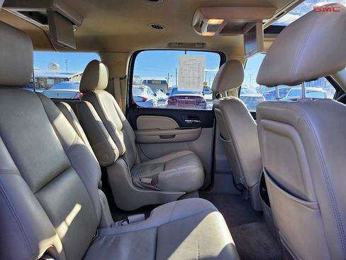 Used 2013 GMC Yukon XL Denali image 30