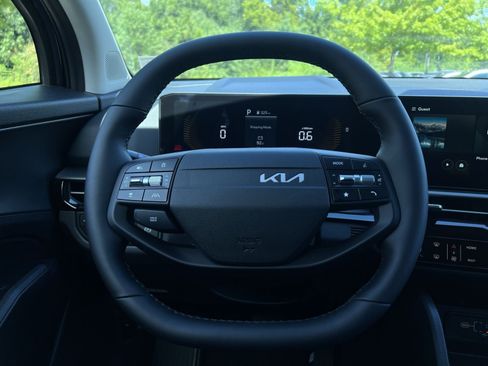 New 2027 Kia Sportage LX w/ LX Convenience Package FWD image 24