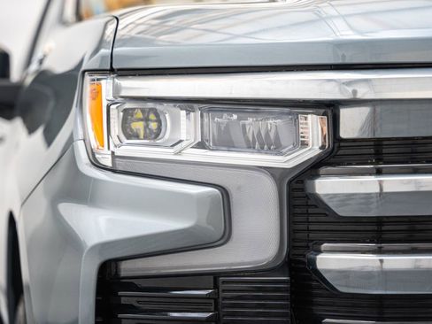 Used 2024 Chevrolet Silverado 1500 High Country w/ High Country Premium Package AWD/4WD image 16
