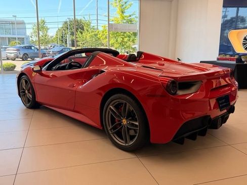 Used 2018 Ferrari 488 Spider RWD image 11