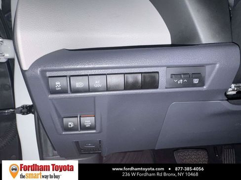 Used 2024 Toyota Sienna Limited AWD/4WD image 19