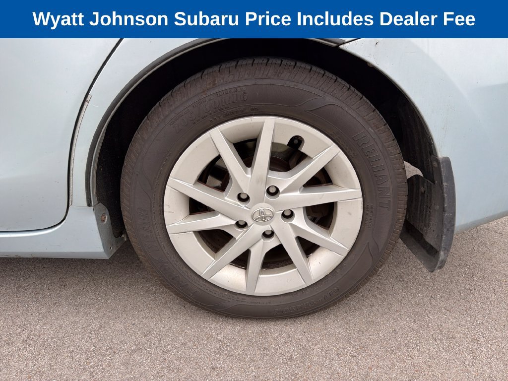 Used 2014 Toyota Prius V Two FWD image 5