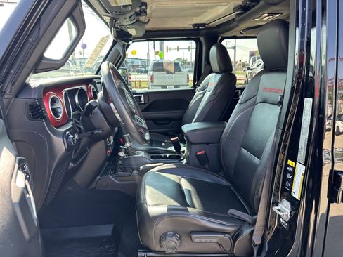 Used 2023 Jeep Gladiator Rubicon w/ Cold Weather Group image 16