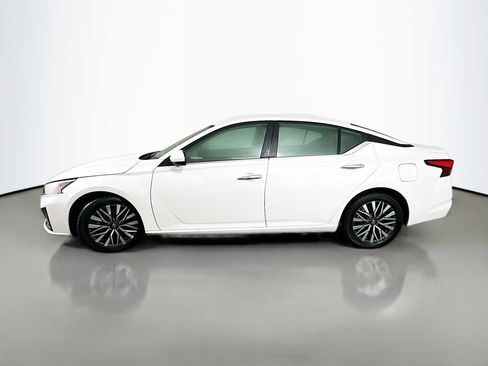 Used 2023 Nissan Altima 2.5 SV image 4