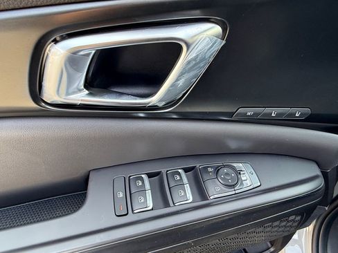 New 2026 Kia Carnival SX w/ SX Dark Edition Package FWD image 11