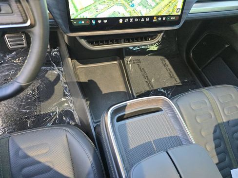 Used 2023 Rivian R1S Adventure Dual AWD/4WD image 32