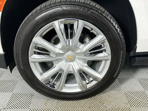 Used 2023 Chevrolet Suburban High Country AWD/4WD image 33