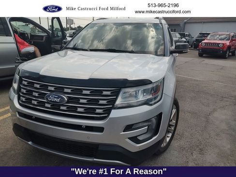 Used 2017 Ford Explorer XLT w/ Equipment Group 202A AWD/4WD image 2