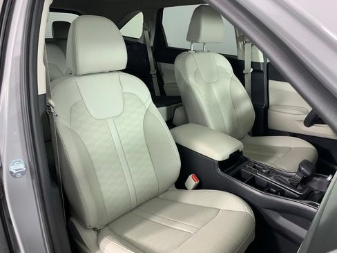 Certified 2025 Kia Sorento EX w/ Panoramic Sunroof Package AWD/4WD image 22