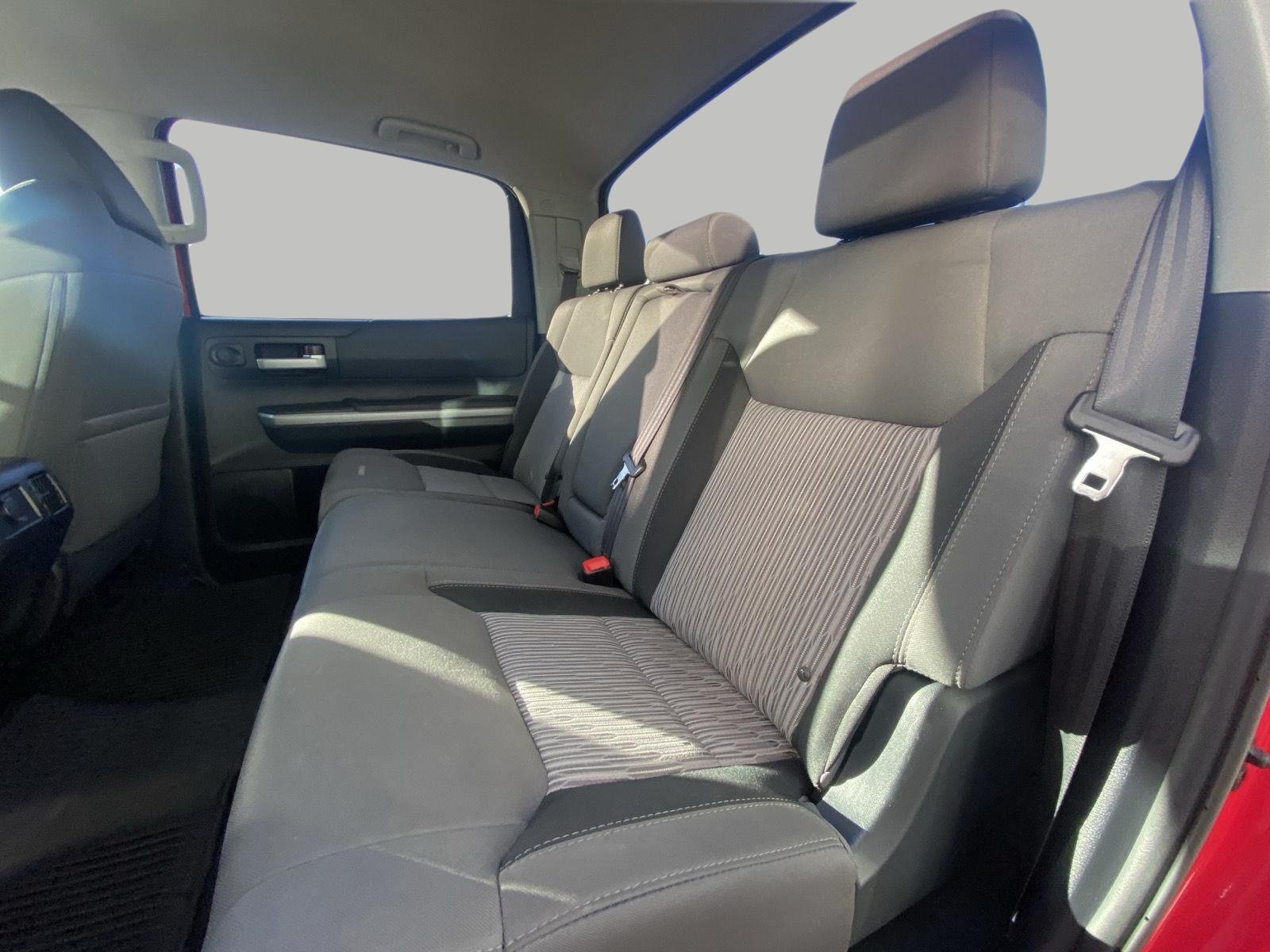 Used 2015 Toyota Tundra SR5 w/ SR5 Upgrade Package AWD/4WD image 12