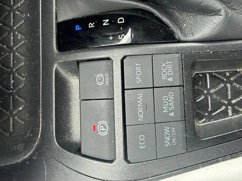 Used 2025 Toyota RAV4 XLE w/ Convenience Package AWD/4WD image 12