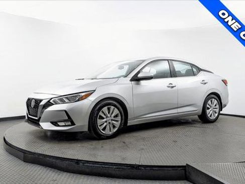Used 2021 Nissan Sentra S image 2