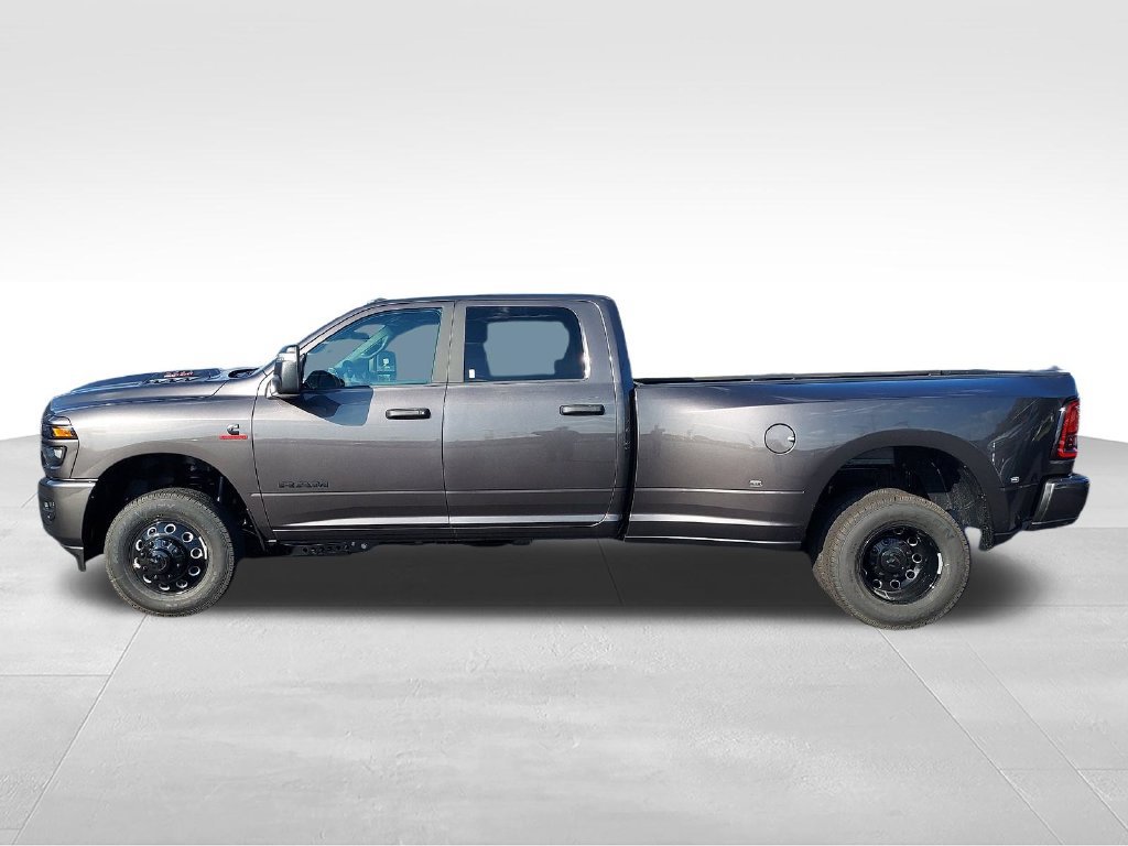 New 2027 RAM 3500 Big Horn w/ Night Edition AWD/4WD image 2