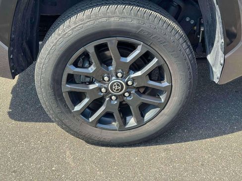 Used 2023 Toyota Tundra Platinum image 10