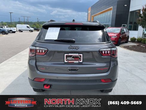 Used 2024 Jeep Compass Trailhawk AWD/4WD image 19