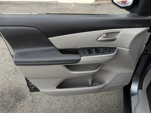 Used 2012 Honda Odyssey EX image 16