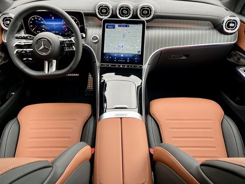 Certified 2025 Mercedes-Benz GLC 300 4MATIC image 2