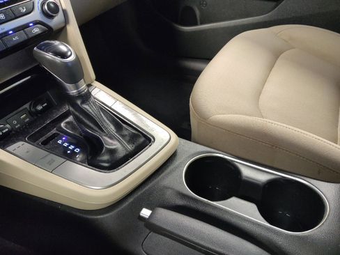 Used 2018 Hyundai Elantra Value Edition FWD image 26