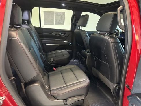 Used 2024 Chevrolet Traverse Z71 image 34