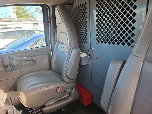 Used 2021 Chevrolet Express 2500 w/ Driver Convenience Package image 6