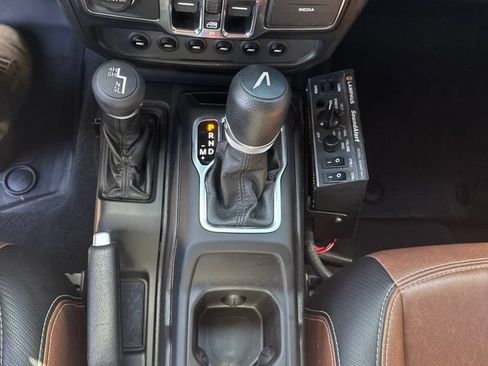 Used 2021 Jeep Gladiator Sport AWD/4WD image 11