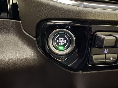 Used 2024 GMC Sierra 1500 SLT w/ SLT Premium Plus Package image 31