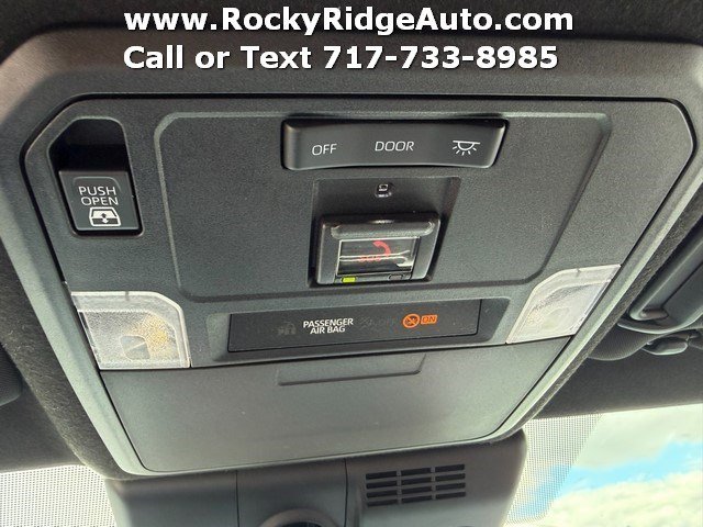 Used 2025 Toyota 4Runner SR5 AWD/4WD image 29
