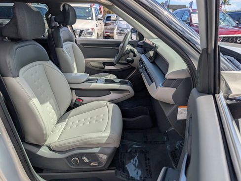 Used 2026 Kia EV9 Wind image 21