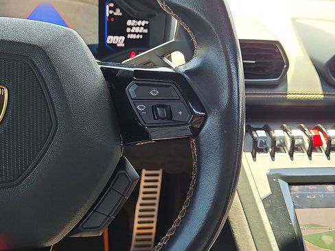 Used 2021 Lamborghini Huracan EVO RWD image 37