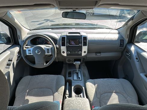 Used 2018 Nissan Frontier SV image 27