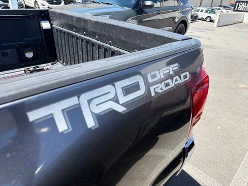 Used 2018 Toyota Tacoma TRD Off-Road RWD image 7