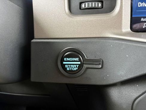 Used 2025 Ford Bronco Outer Banks image 28