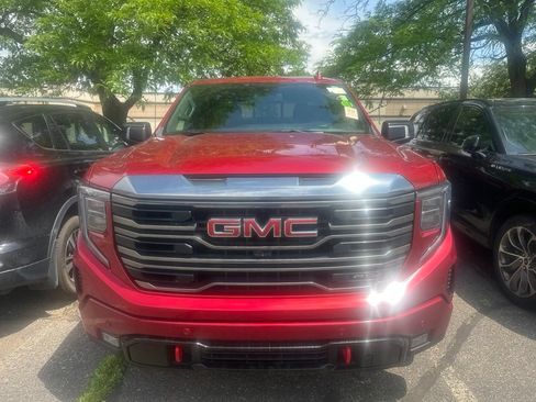 Used 2023 GMC Sierra 1500 AT4 w/ AT4 Preferred Package AWD/4WD image 2