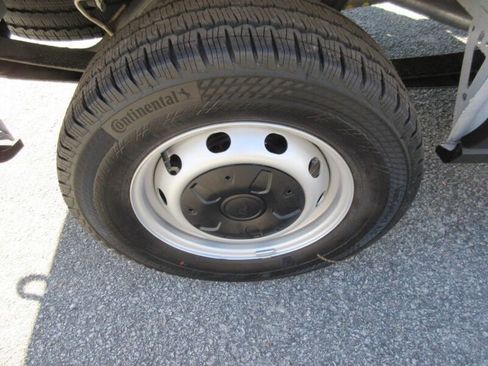 New 2026 Ford Transit 250 148 Medium Roof w/ Load Area Protection Package image 11