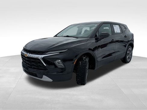 Used 2023 Chevrolet Blazer LT image 3