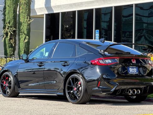 Used 2024 Honda Civic Type R image 6
