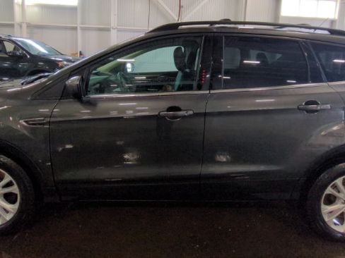 Used 2018 Ford Escape SE w/ Ford Safe & Smart Package AWD/4WD image 2