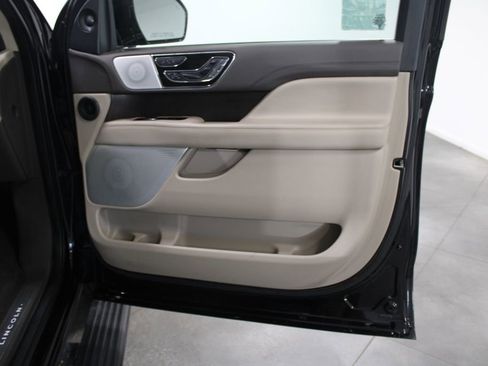 Used 2023 Lincoln Navigator Reserve image 34